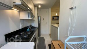 Image 18 - 868930