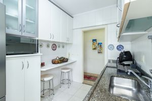 Image 33 - 868934