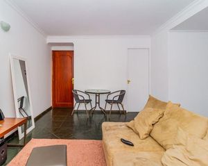 Image 21 - 868937