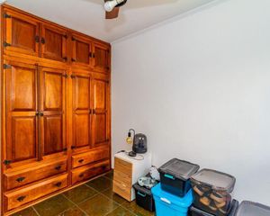 Image 11 - 868937