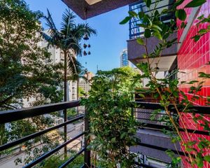 Image 13 - 868937