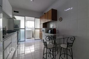 Image 8 - 868938