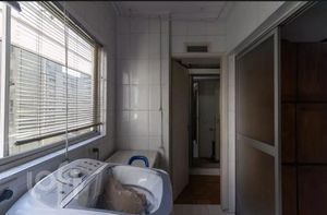 Image 32 - 868938