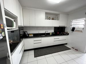 Image 8 - 868940