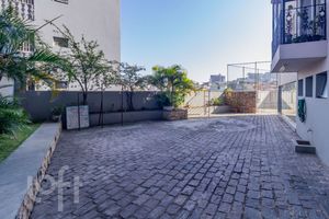 Image 42 - 868941