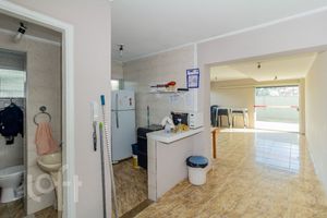 Image 35 - 868941