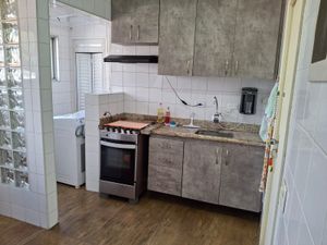 Image 18 - 868942