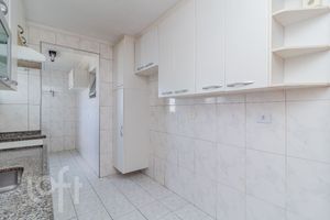 Image 33 - 868943