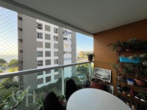 Image 5 - 868944