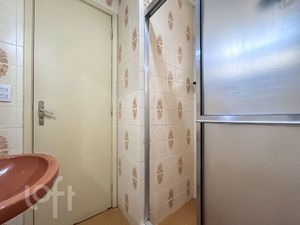 Image 19 - 868974