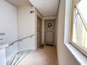Image 19 - 868974