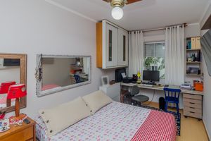 Image 17 - 868978