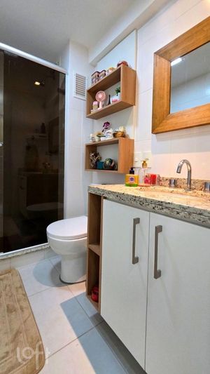 Image 32 - 868985