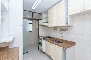 Image 18 - 868991