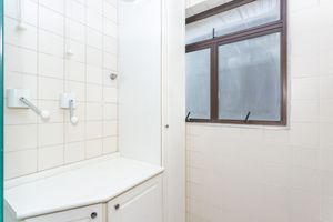 Image 22 - 868991