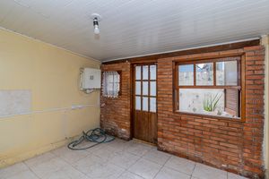 Image 15 - 868997