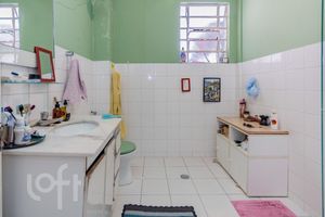 Image 10 - 869002