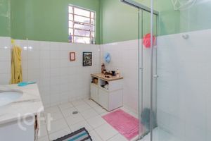 Image 11 - 869002