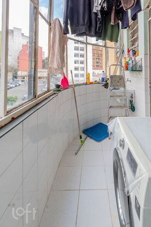 Image 16 - 869002