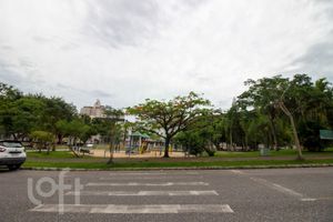 Image 8 - 869029