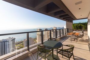 Image 18 - 869030