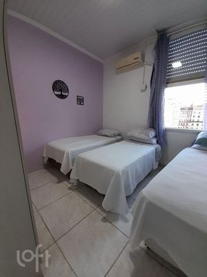 Image 19 - 869035