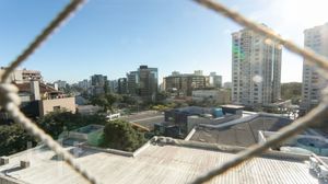 Image 14 - 869051