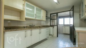 Image 37 - 869051