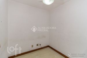 Image 36 - 869051