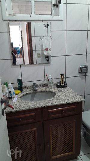 Image 21 - 869056