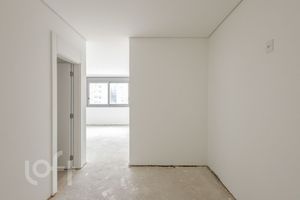 Image 25 - 869068