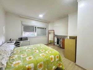 Image 15 - 869069