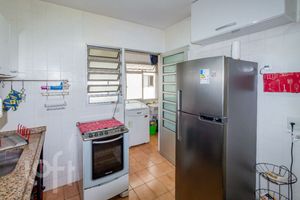 Image 4 - 869071
