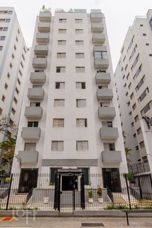 Image 32 - 869071