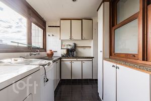 Image 32 - 869094