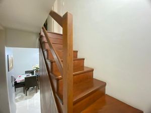 Image 10 - 869098