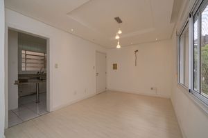 Image 17 - 869101