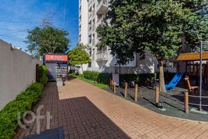 Image 37 - 869106
