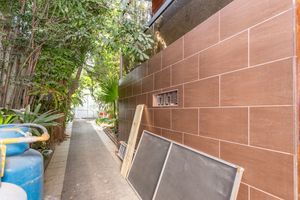 Image 91 - 869110