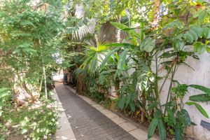 Image 92 - 869110
