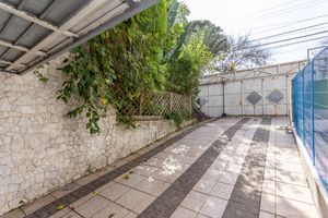Image 111 - 869110