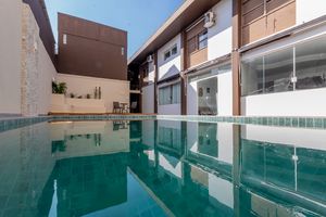 Image 1 - 869110