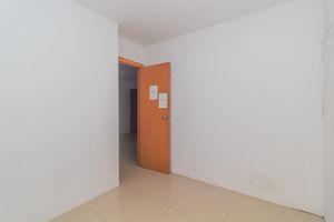 Image 10 - 869111