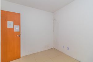 Image 11 - 869111