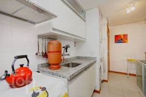 Image 7 - 869134