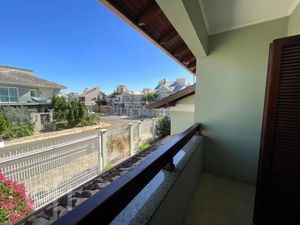 Image 25 - 869149