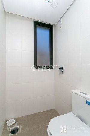 Image 9 - 869171
