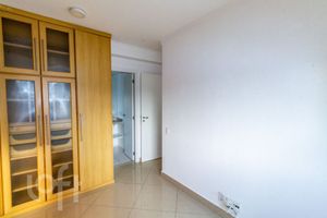 Image 21 - 869176