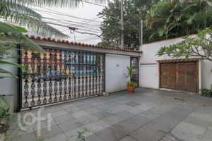 Image 10 - 869188
