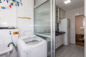Image 26 - 869215